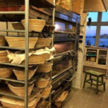 Lottas Bak Form, Surdegsbageri Inomhus