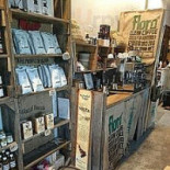 Gårdsrosteriets Sommarcafe Inomhus