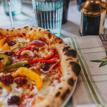 Oliveriet Äkta Italiensk Pizzeria, Restaurang Och Deli I Karlstad Mat