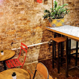 Wrapped Burrito Inomhus