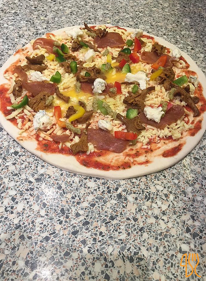 Pizzeria Ferrari Mat