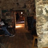 Ff:s Och Ett Litet Koek Inomhus