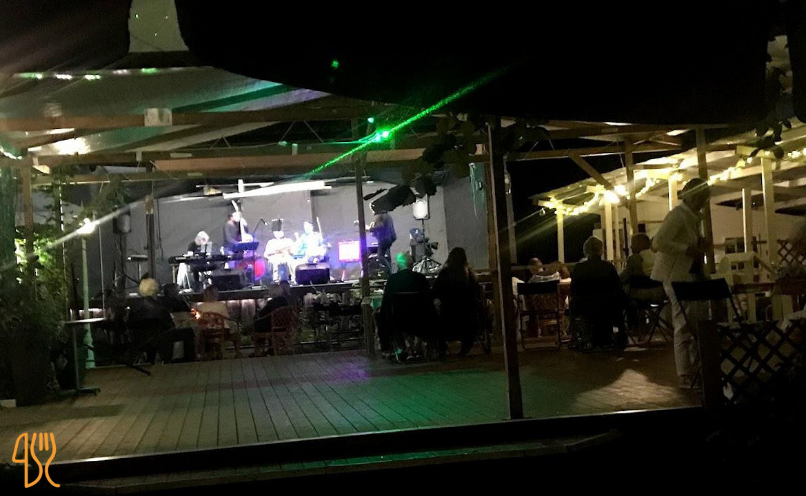 Glassbaren I Rönninge Utomhus