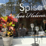 Spisa Hos Helena Utomhus