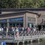 Laxhall – Hamnkrog Och Konferens Utomhus