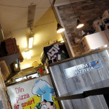 Adam's Pizzeria Inomhus