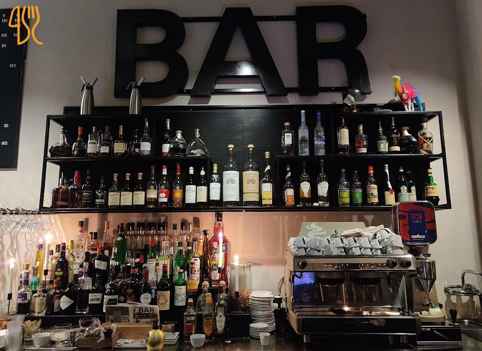 Usine Bistro 38, Restaurang Inomhus