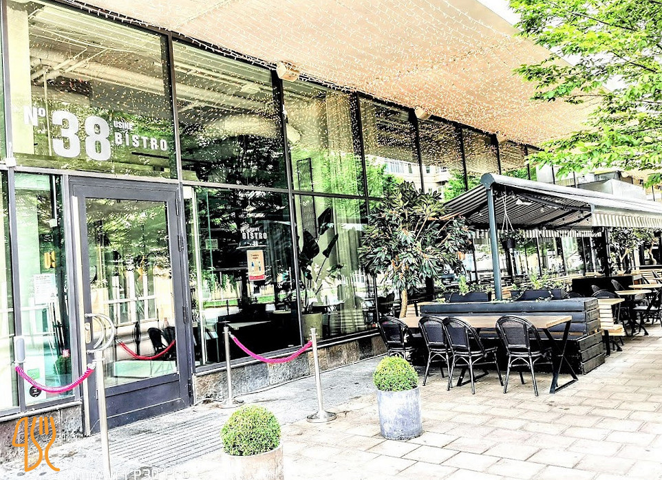 Usine Bistro 38, Restaurang Utomhus