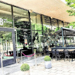 Usine Bistro 38, Restaurang Utomhus