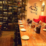 Enoteca Maglia Inomhus