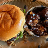 Tugg Burgers Västerås Mat