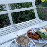 Elins Bakgård Inomhus