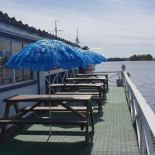 På Thai, Hamnen Askeersund Utomhus