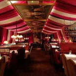 Brasserie Le Rouge Inomhus