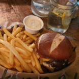 Tugg Burgers Västerås Mat