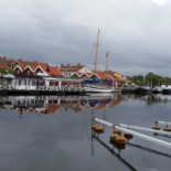 På Thai, Hamnen Askeersund Utomhus