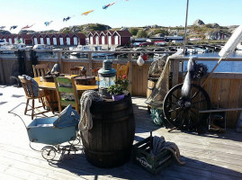 Holmbom's Ark Fotö Hamncafé outside