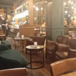 Den Gyllene Räven Ab Inomhus