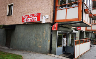 Handen Pizzeria outside