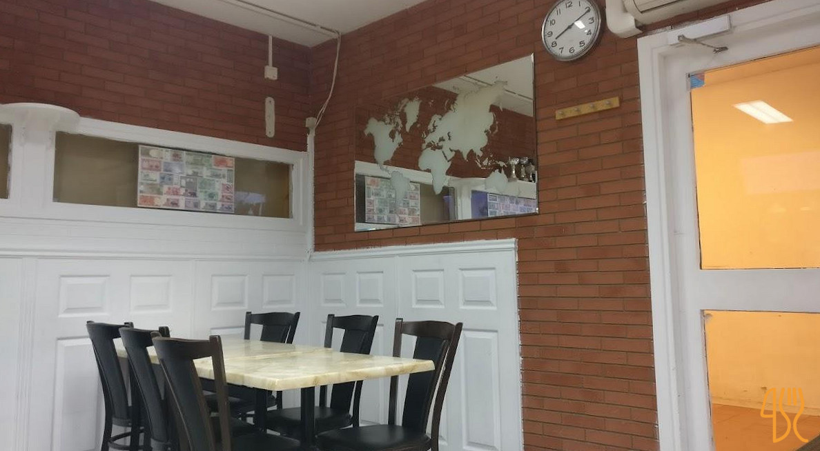Tommy's Pizzeria Inomhus