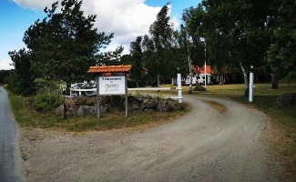 Serini's Restaurang outside