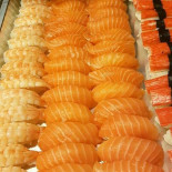 Naiyana's Sushi Ab Mat