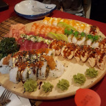 Naiyana's Sushi Ab Mat