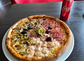 Scheele Pizzeria food