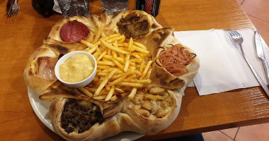 Sylos Pizza And Barbecue food