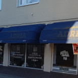 J R Pizzeria Utomhus