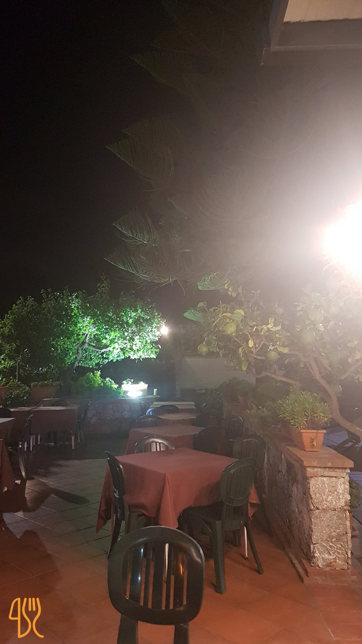 Restaurang Golden Crown Utomhus