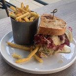 Den Gyllene Räven Ab Mat