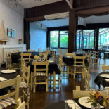 Phil's Burger Danderyd Inomhus