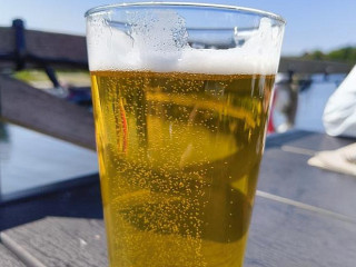 Laxhall – Hamnkrog Och Konferens