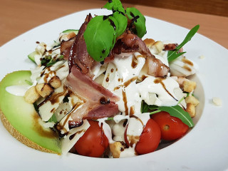 Nelles Pizzeria Cafe