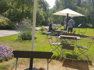 Lindhés Sommarcafe I Stadsträdgården
