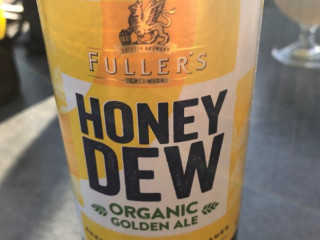 Fyra Krogar Vid Sjön