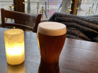 Irish Embassy Pub, Downtown