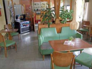 Hälla 50 Tals Café