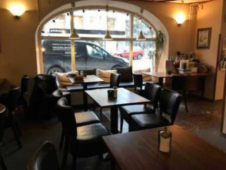 Boulevard Cafe